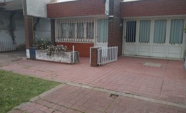CASA  EN ACEBAL
