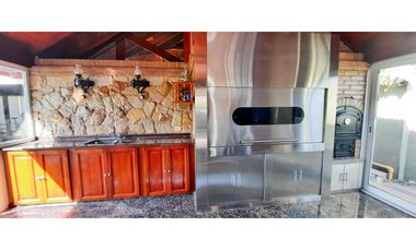 Casa quinta en Roldán, barrio Los Olmos.