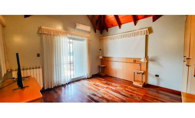 Casa quinta en Roldán, barrio Los Olmos.