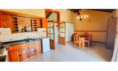 Casa quinta en Roldán, barrio Los Olmos.