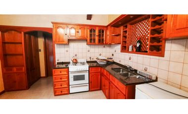 Casa quinta en Roldán, barrio Los Olmos.