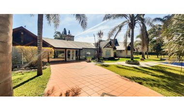 Casa quinta en Roldán, barrio Los Olmos.