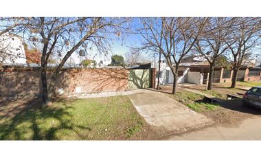 VENTA CASA 2 DORMITORIOS GRANADERO BAIGORRIA. 2 CUADRAS AVENIDA. U$S72000. TERRENO 9 X 31,50