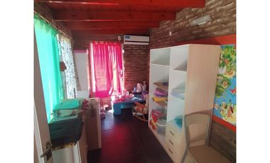 VENTA CASA 2 DORMITORIOS GRANADERO BAIGORRIA. 2 CUADRAS AVENIDA. U$S72000. TERRENO 9 X 31,50