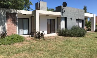 VENTA CASA 2 DORMITORIOS SOLARES DEL CARCARAÑA OLIVEROS