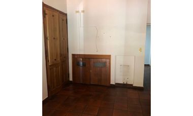 CASA EN VENTA COUNTRY LOS ALAMOS LOTE ESQUINA 1000 m2. 4 Dormitorios. Excelente!