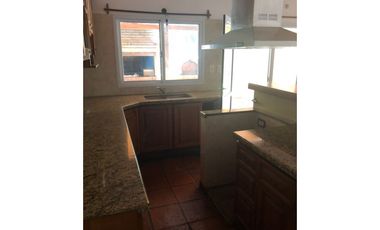 CASA EN VENTA COUNTRY LOS ALAMOS LOTE ESQUINA 1000 m2. 4 Dormitorios. Excelente!