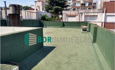 VENTA CASA INTERNA 2 DORMITORIOS CON PATIO. CALLAO 1543. EXCELENTE ESTADO.  RETASADA!!