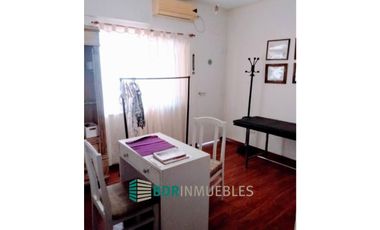 VENTA CASA INTERNA 2 DORMITORIOS CON PATIO. CALLAO 1543. EXCELENTE ESTADO.  RETASADA!!