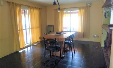 Venta - Casa de Tres Dorm. en Funes (Garita 16)