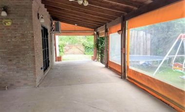 Venta - Casa de Tres Dorm. en Funes (Garita 16)