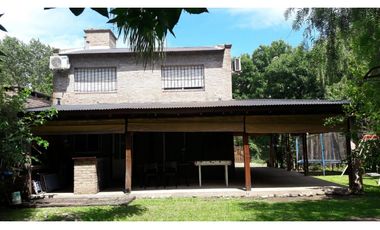 Venta - Casa de Tres Dorm. en Funes (Garita 16)