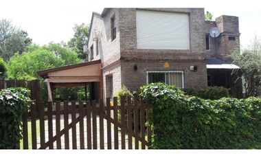 Venta - Casa de Tres Dorm. en Funes (Garita 16)