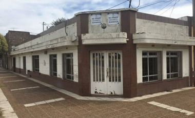 Importante  Inmueble comercial sobre la Ruta Nacional N° 33