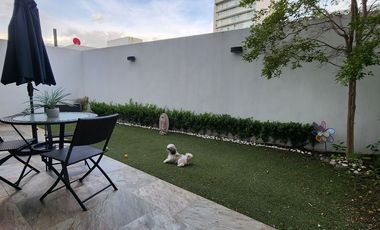 Exclusividad y Lujo Familiar en La Rioja: Casa con Club Deportivo Privado y Alta Plusvalía al Sur de Guadalajara.