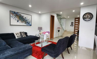 Exclusividad y Lujo Familiar en La Rioja: Casa con Club Deportivo Privado y Alta Plusvalía al Sur de Guadalajara.