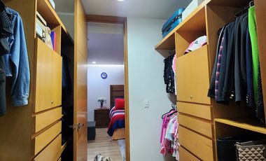 Exclusividad y Lujo Familiar en La Rioja: Casa con Club Deportivo Privado y Alta Plusvalía al Sur de Guadalajara.