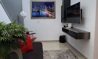 Exclusividad y Lujo Familiar en La Rioja: Casa con Club Deportivo Privado y Alta Plusvalía al Sur de Guadalajara.