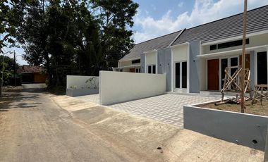 RUMAH MINIMALIS HARGA SUPER EKONOMIS DI MARGOLUWIH SAYEGAN SLEMAN