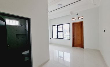 Rumah Mewah LuxBaru Gress Plus Kolam Renang di Perum Sumber Solo Kota