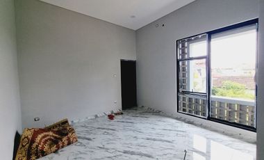 Rumah Mewah LuxBaru Gress Plus Kolam Renang di Perum Sumber Solo Kota