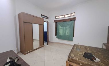 Disewakan Rumah 2 lantai rapih siap huni Cinere depok strategis