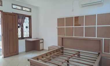 Disewakan Rumah 2 lantai rapih siap huni Cinere depok strategis