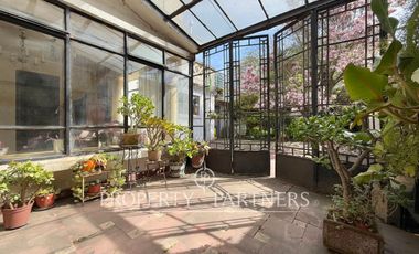 Concepción casa estilo francés para remodelar en Parque Ecuador