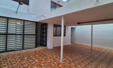 CASA EN RENTA PARA OFICINAS EN GABRIEL PASTOR! 16 DE SEPT A UNOS PASOS!