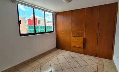 CASA EN RENTA PARA OFICINAS EN GABRIEL PASTOR! 16 DE SEPT A UNOS PASOS!