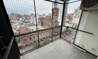 APTO CRÉDITO PELLEGRINI 1500 CON COCHERA