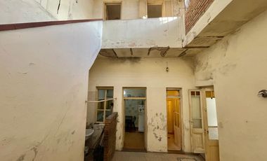 Casa a reciclar Suipacha 511 - Oportunidad!