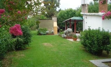 Casa a reciclar con amplio terreno en Andino