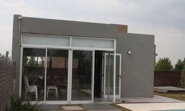 Se vende quincho con piscina en barrio Ribera de Andino. Tu oportunidad de inversión cerca del rio y de reserva natural