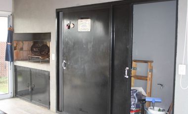 Se vende quincho con piscina en barrio Ribera de Andino. Tu oportunidad de inversión cerca del rio y de reserva natural