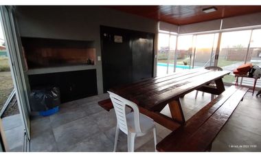 Se vende quincho con piscina en barrio Ribera de Andino. Tu oportunidad de inversión cerca del rio y de reserva natural