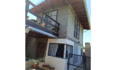 Casa con local en Andino, excelente ubicación