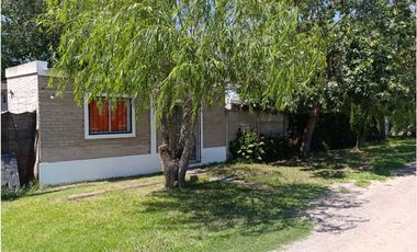 Casa con local en Andino, excelente ubicación