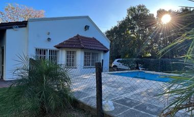 Casa en Villa La Ribera (Andino). Gran parque, piscina. Impecable estado