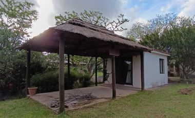Casa sobre la costa del río Carcarañá con parque arbolado. Acepto permutas