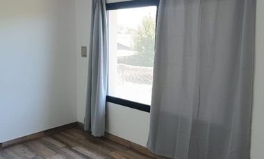 Departamentos duplex en Serodino con patio y balcón