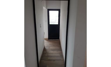 Departamentos duplex en Serodino con patio y balcón