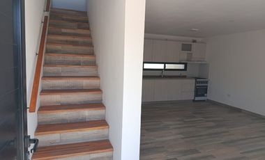 Departamentos duplex en Serodino con patio y balcón