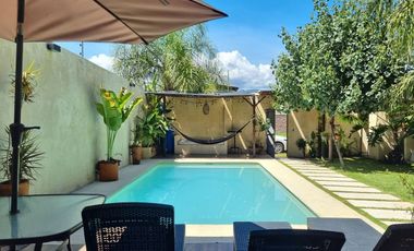 Casa en venta con alberca a y un diseño tropical en Yautepec,  Morelos
