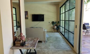 Casa en venta con alberca a y un diseño tropical en Yautepec,  Morelos