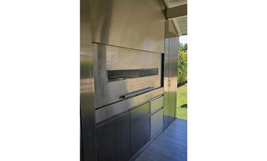 Hermosa casa en venta - Barrio Las Casuarinas