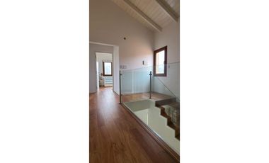 Hermosa casa en venta - Barrio Las Casuarinas