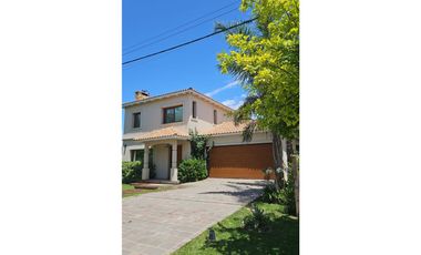 Hermosa casa en venta - Barrio Las Casuarinas