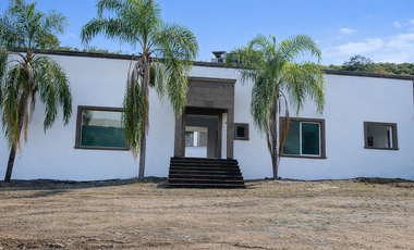 QUINTA VENTA $18,500,000 MN CARRETERA NACIONAL