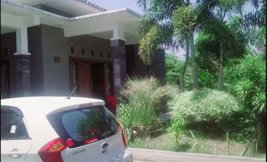 Rumah Nyaman 829m² Bisa Untuk Usaha Solo Kota